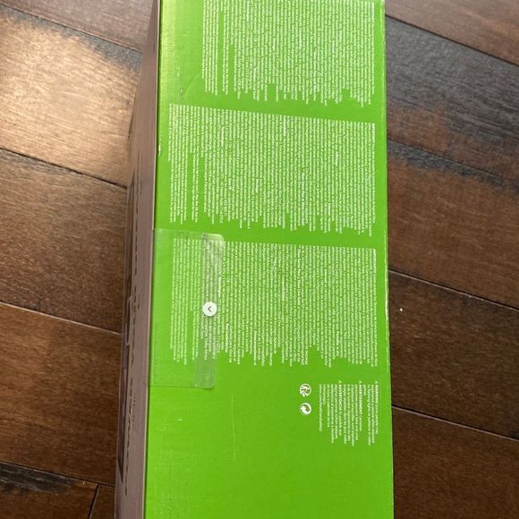 Brand new factory sealed Xbox series S 512 GB - Picture 5 of 6